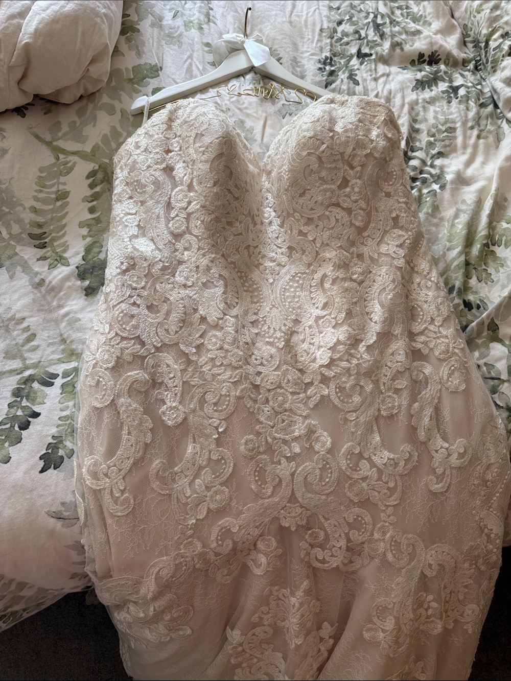 Essense of Australia Wedding Dress - Picture 4 of 6